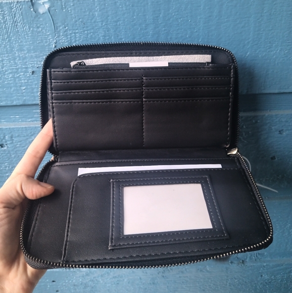 Betsey Johnson Black Embossed Travel Wallet - Picture 8 of 16